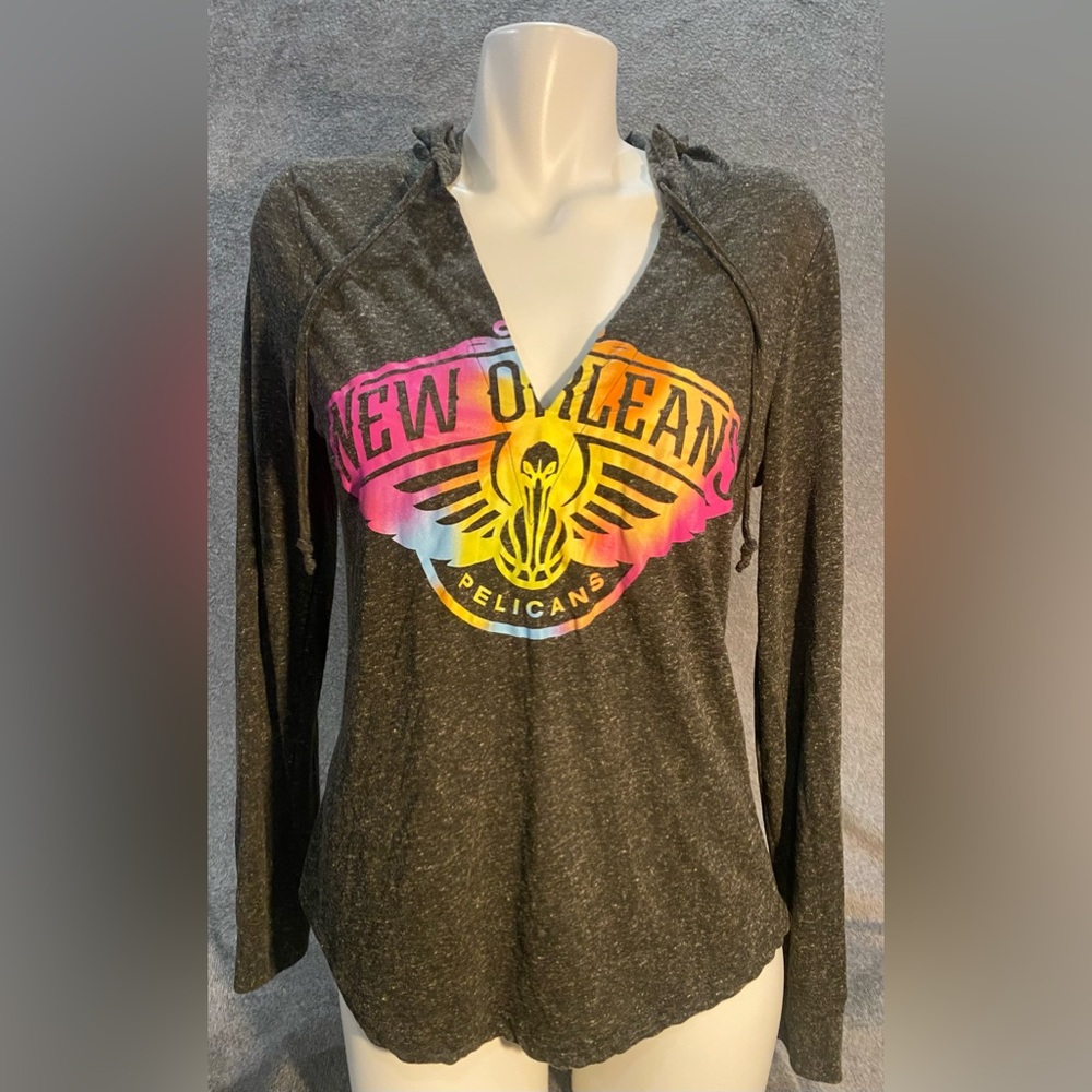 “NBA” New Orleans Pelicans - Lightweight Shirt/Hoodie
Size Medium